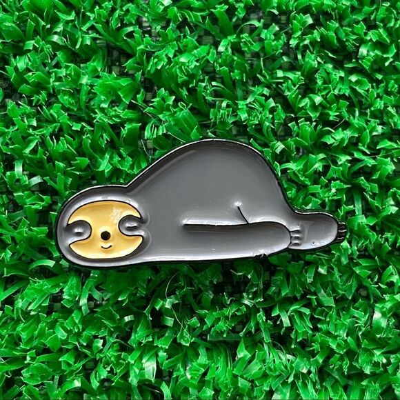 Chill Grey Sloth Enamel Pin/ Brooch Lapel - Picture 6 of 6